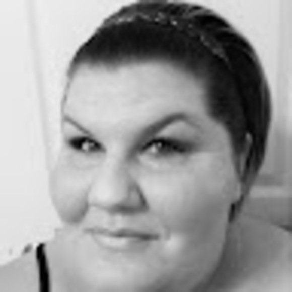 Meet your Posher, Michelle - Picture 1 of 1